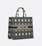 DIOR / LARGE DIOR BOOK TOTE Beige and Blue Macrocannage Embroidery (42 x 35 x 18.5 cm) - 图片 3