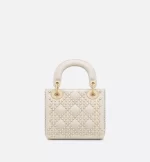 DIOR / MINI LADY DIOR BAG Latte Crinkle-Effect Lambskin with White Resin Half-Pearl Cannage Motif M0505OWFX_M941 - 图片 3