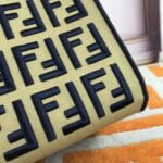 FENDI  peekaboo Canvas Tote with mobile phone bag 2118 Size: 37*32 cm - 图片 4