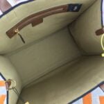 FENDI  peekaboo Canvas Tote with mobile phone bag 2118 Size: 37*32 cm - 图片 5