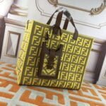 FENDI peekaboo Canvas Tote with mobile phone bag yellow 2118 Size: 37*32 cm - 图片 2