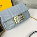 FENDI BAGUETTE Mini Chain Strap Light Blue Handbag Size: 4*18*11cm - 图片 2