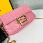 FENDI BAGUETTE Mini Chain Strap Pink Handbag Size: 4*18*11cm - 图片 4
