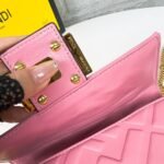 FENDI BAGUETTE Mini Chain Strap Pink Handbag Size: 4*18*11cm - 图片 6