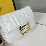 FENDI BAGUETTE Mini Chain Strap White Handbag Size: 4*18*11cm - 图片 4
