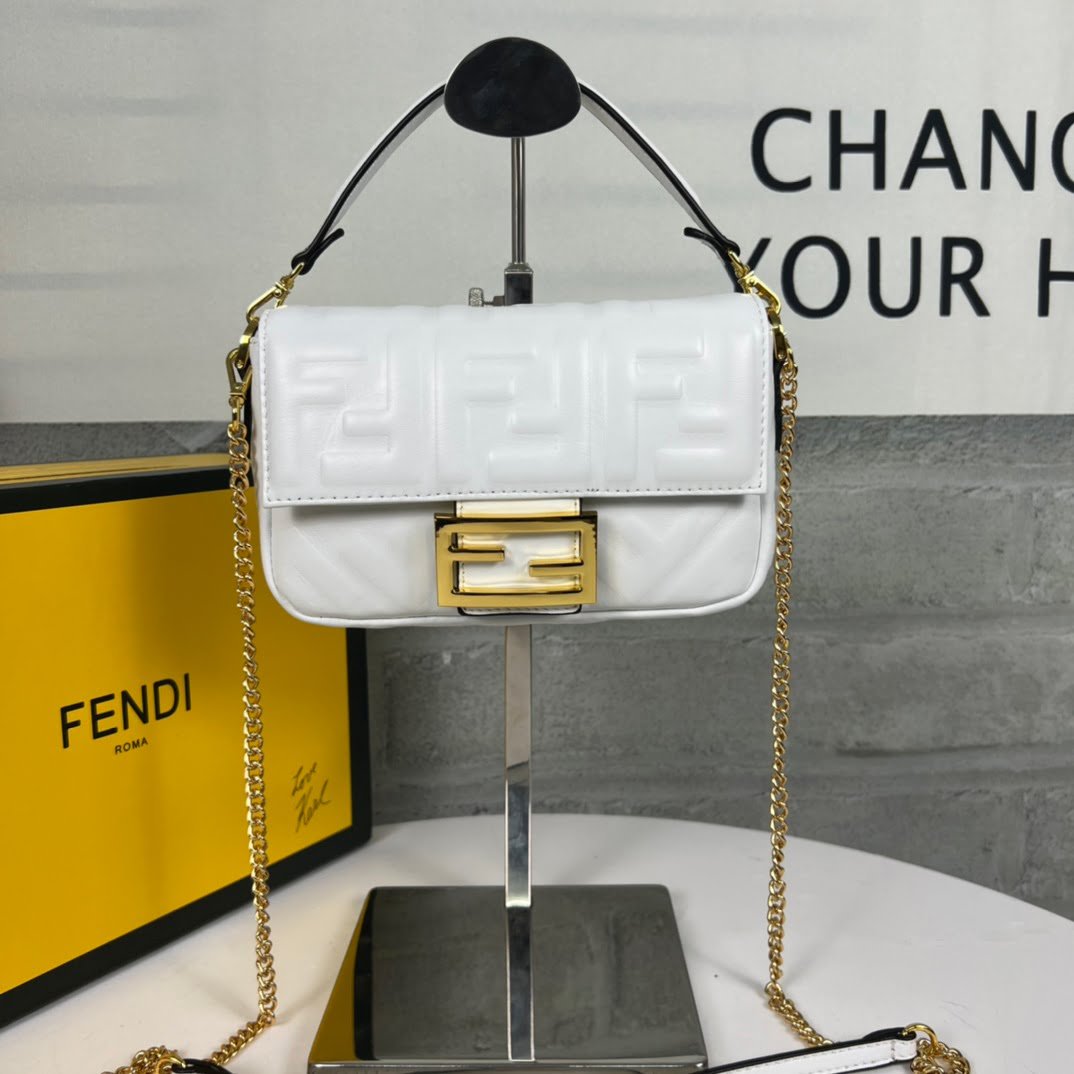 i1664120368_5660_0 FENDI BAGUETTE Mini Chain Strap White Handbag Size: 4*18*11cm - 图片 1