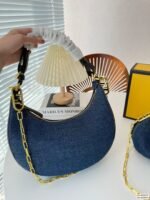 FENDI half moon bag Underarm bag jeans with chain strap Size: 28*16 cm/19*10cm - 图片 2