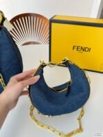 FENDI half moon bag Underarm bag jeans with chain strap Size: 28*16 cm/19*10cm - 图片 5