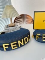 FENDI half moon bag Underarm bag jeans with chain strap Size: 28*16 cm/19*10cm - 图片 6