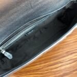 FENDI BAGUETTE Embossed design Sliver Handbag F0191 Size: 26x5x15cm - 图片 2