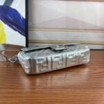 FENDI BAGUETTE Embossed design Sliver Handbag F0191 Size: 26x5x15cm - 图片 7