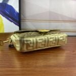 FENDI BAGUETTE Embossed design Gold Handbag F0191 Size: 26x5x15cm - 图片 8