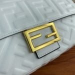FENDI BAGUETTE Embossed design White Handbag F0191 Size: 26x5x15cm - 图片 4