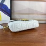 FENDI BAGUETTE Embossed design White Handbag F0191 Size: 26x5x15cm - 图片 5