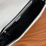 FENDI BAGUETTE Embossed design White Handbag F0191 Size: 26x5x15cm - 图片 8