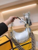 FENDI Patent leather half moon bag Sliver and gold with chain strap Size: 34*16cm - 图片 2