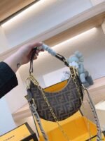 FENDI half moon bag Underarm bag with chain strap Size: 25*18cm - 图片 6