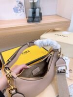 FENDI Patent leather half moon bag Light Pink with chain strap Size: 34*16cm - 图片 4