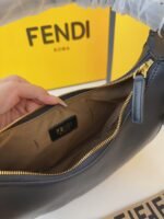 FENDI half moon bag Underarm bag Black Size: 28*16cm - 图片 6