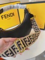 FENDI half moon bag Underarm bag Black Size: 28*16cm - 图片 7