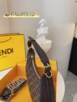 FENDI half moon bag Underarm bag Size: 28*16cm - 图片 3
