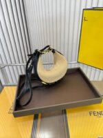 FENDI mini Straw half moon bag Pink Size: 18*9cm - 图片 5