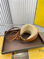 FENDI mini Straw half moon bag Pink Size: 18*9cm - 图片 8