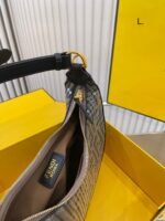 FENDI half moon bag underarm bag Size: 20*10cm /25*13cm - 图片 8