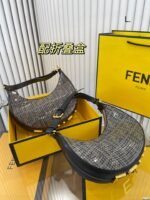 FENDI half moon bag underarm bag Size: 20*10cm /25*13cm