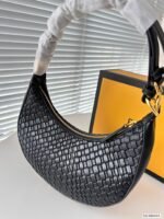 FENDI Woven half moon bag underarm bag 68043 68059 Size: 24*13cm/19*10cm - 图片 6