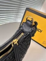 FENDI Woven half moon bag underarm bag 68043 68059 Size: 24*13cm/19*10cm - 图片 7