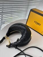 FENDI Woven half moon bag underarm bag 68043 68059 Size: 24*13cm/19*10cm - 图片 11