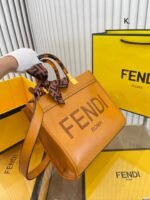 FENDI Tote bag Black/Brown/White Size: 25*22cm - 图片 9