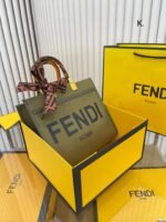 FENDI Tote bag canvas Black/White/Dark Green Size: 25*22cm - 图片 2