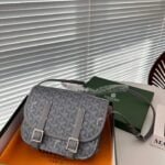 Goyard Messenger bag 547965 size: 21*5*16cm