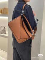 Luo Family Classic Puzzle Medium Handbag - 图片 7