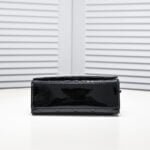 Chanel small fragrant wind Ringer chain small square bag first layer oil wax 3081 size: 20*21cm - 图片 4