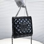 Chanel small fragrant wind Ringer chain small square bag first layer oil wax 3081 size: 20*21cm - 图片 2