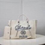 Chanel new beach bag denim bag White with little wallet size: 48*38*30*14cm