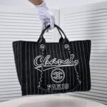 Chanel new beach bag denim bag Black with little wallet size: 48*38*30*14cm - 图片 2