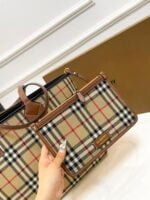 Burberry tote shopping bag with small wallet size: 35*16*29cm - 图片 3