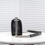 Chanel Lamb skin chain crossbody bag with sliver hardware size: 25*15*9cm - 图片 5