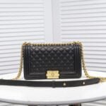 Chanel Lamb skin chain crossbody bag with gold hardware size: 25*15*9cm