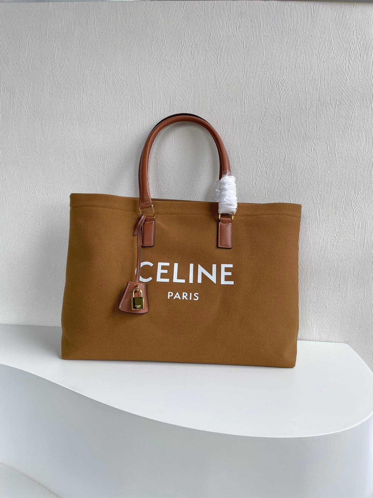 i1654321619_9658_4 CELINE horizontal printed canvas and calfskin handbag brown Size: 44*32*16cm - 图片 1