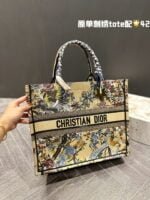 Dior embroidery tote bag size: 41cm