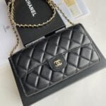 Chanel chain crossbody bag Cowhide with diamond lattice gold hardware black A50076 size: 18*10.5*3.5cm