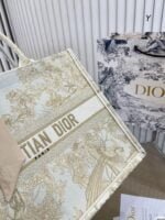 Dior BOOK Canvas tote size: 41*32/36*27cm - 图片 4