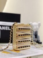 chanel22k dinner bag gold Pearl string size: 11*9*4.5cm