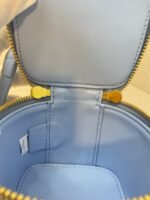 CELINE 23s Spring/Summer - Mini smooth leather makeup case Blue 8080 Size: 9.5* 8* 9cm - 图片 3