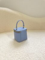 CELINE 23s Spring/Summer - Mini smooth leather makeup case Blue 8080 Size: 9.5* 8* 9cm - 图片 5